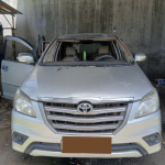 Dịch vụ thay kính chắn gió xe innova tận nơi