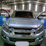 Thay Kính Chắn Gió Xe Isuzu Dmax