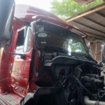 Thay kính xe tải HINO 500