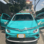 Dịch vụ thay kính chắn gió xe Vinfast VF5