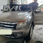 Kính Chắn Gió Xe Ford Escape