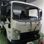 Thay kính xe tải Hino 8 tấn