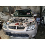 Thay kính xe ford ecape