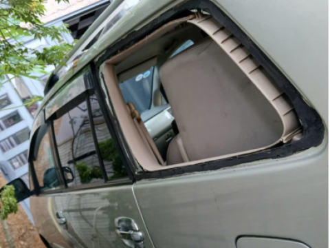 Thay kính hông chết