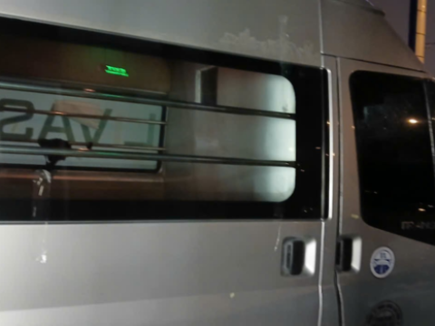 Thay kính hông chết