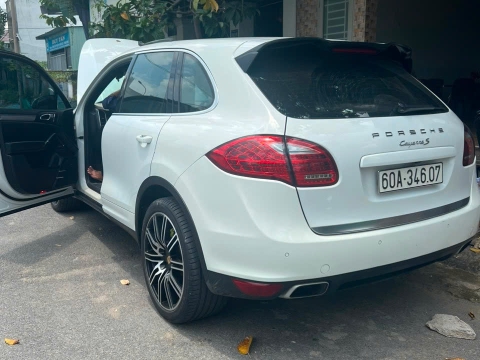 Thay kính hông chết