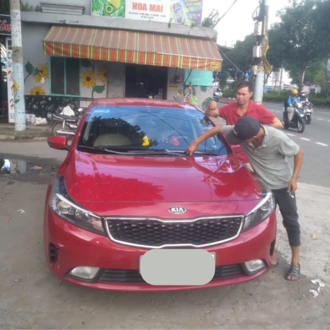 Kính Chắn Gió Xe Hilux