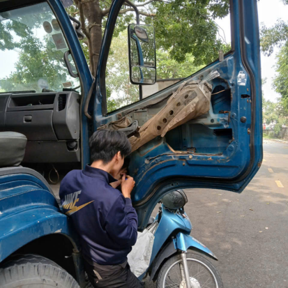 THAY KÍNH CHẮN GIÓ CÁC LOẠI XE Ô TÔ CON