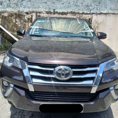 Chuyên thay kính chắn gió xe ô tô tận nơi