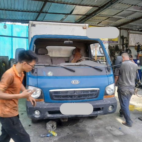 Dịch vụ thay Kính chắn gió xe tải KIA K125 tận nơi