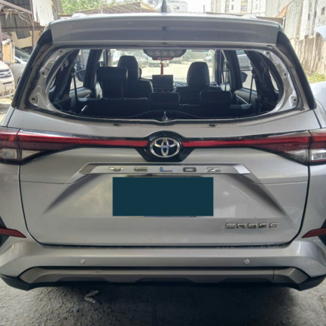 THAY KÍNH CHẮN GIÓ CÁC LOẠI XE Ô TÔ CON