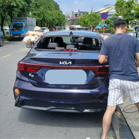 Kính Chắn Gió Xe KIA K3