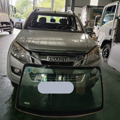 Thay Kính Chắn Gió Xe Isuzu Dmax