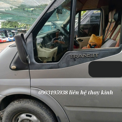 Thay kính hông chết Ford Transit