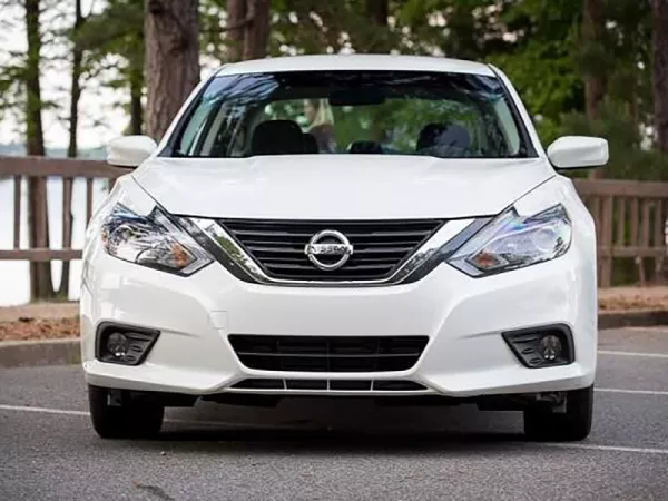 Dịch vụ thay Kính chắn gió xe Nissan Teana