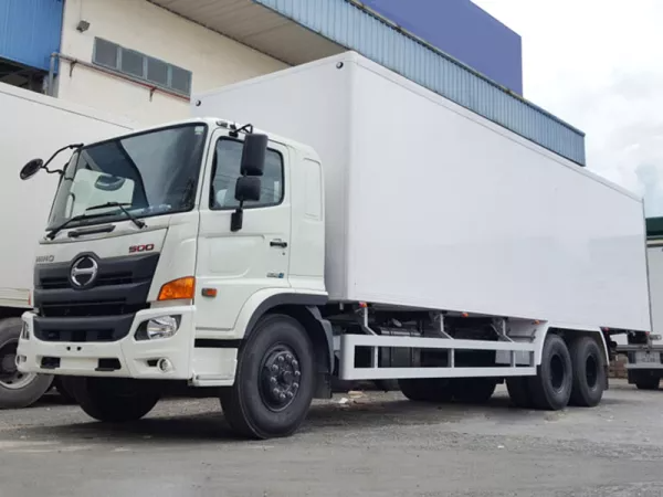 Dịch vụ thay Kính chắn gió xe tải Hino 15 tấn tận nơi