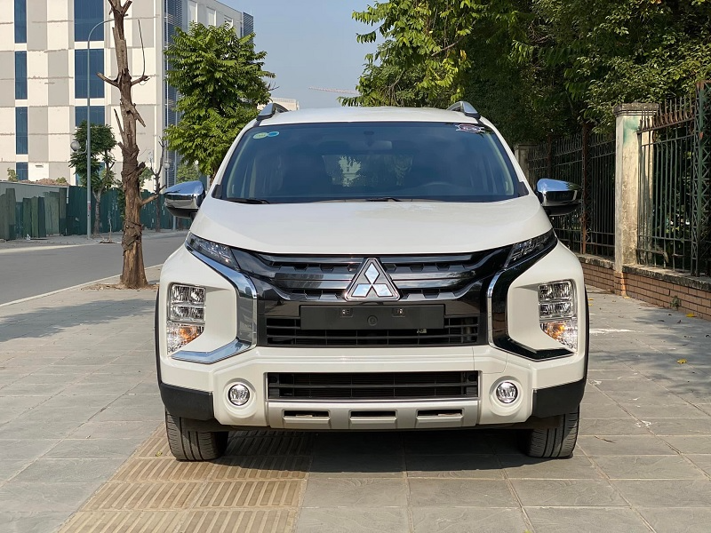 Dịch vụ thay kính chắn gió xe Mitsubishi Xpander Cross