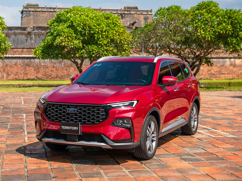 Dịch vụ thay kính chắn gió xe ford territory tận nơi