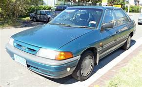 Kính Chắn Gió Xe Ford Laser