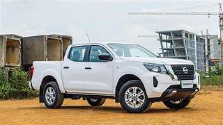 Kính Chắn Gió Xe Hilux
