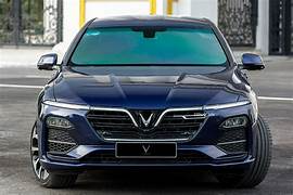 Dịch vụ thay Kính chắn gió xe Vinfast Lux tận nơi