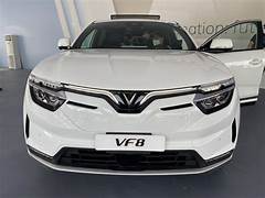 Dịch vụ thay Kính chắn gió xe Vinfast Lux tận nơi