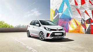 Dịch vụ thay kính chắn gió xe KIA Picanto tại nhà