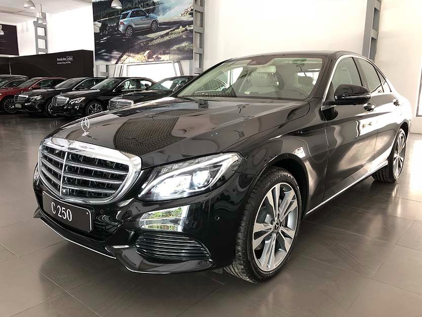Kính Chắn Gió Xe Mercedes Benz C250