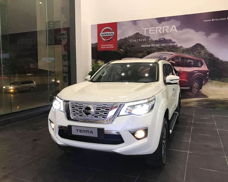 Dịch vụ thay Kính chắn gió xe Nissan X Terra