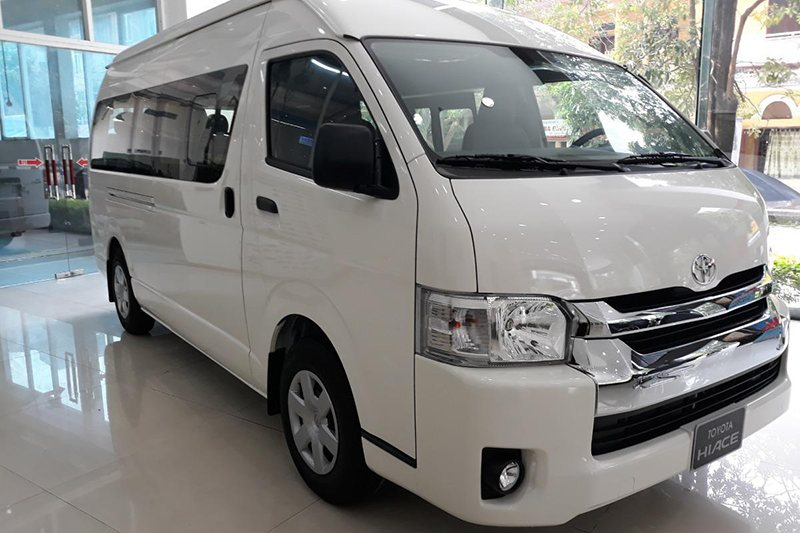 Kính Chắn Gió Xe Hiace