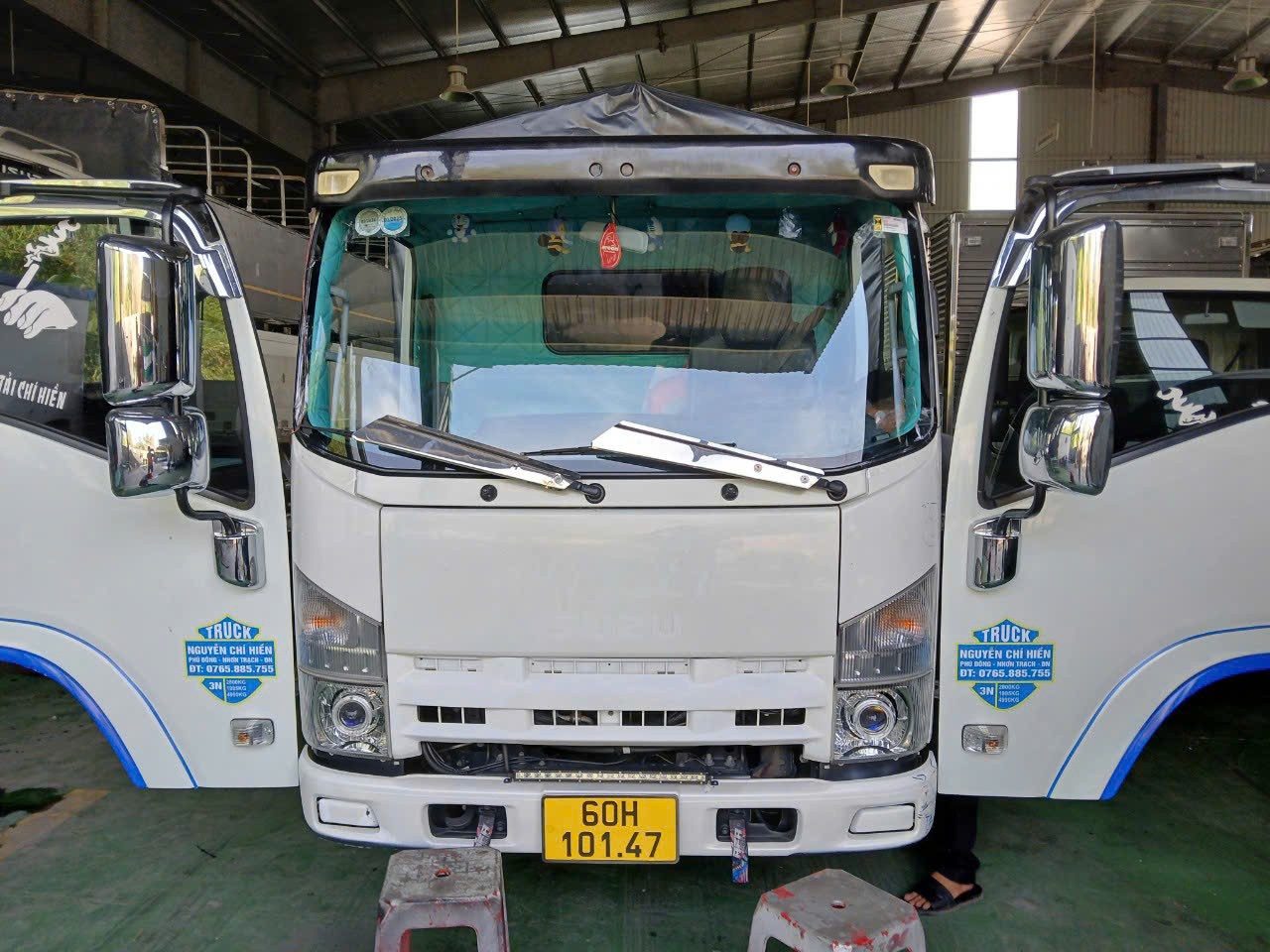 Dịch vụ thay Kính chắn gió xe tải Thaco Ollin