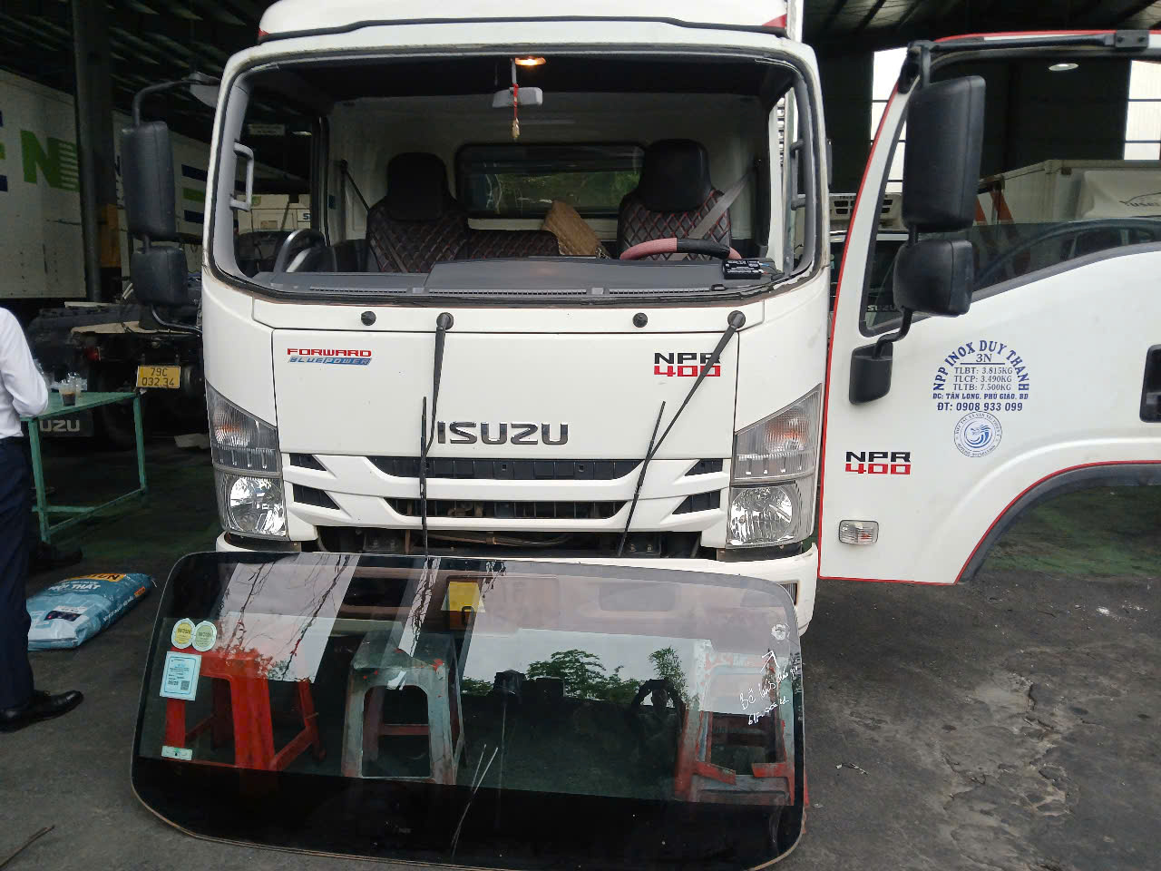 THAY KÍNH Ô TÔ ĐƠN GIẢN CHỈ CÓ Ở THÀNH PHƯỚC