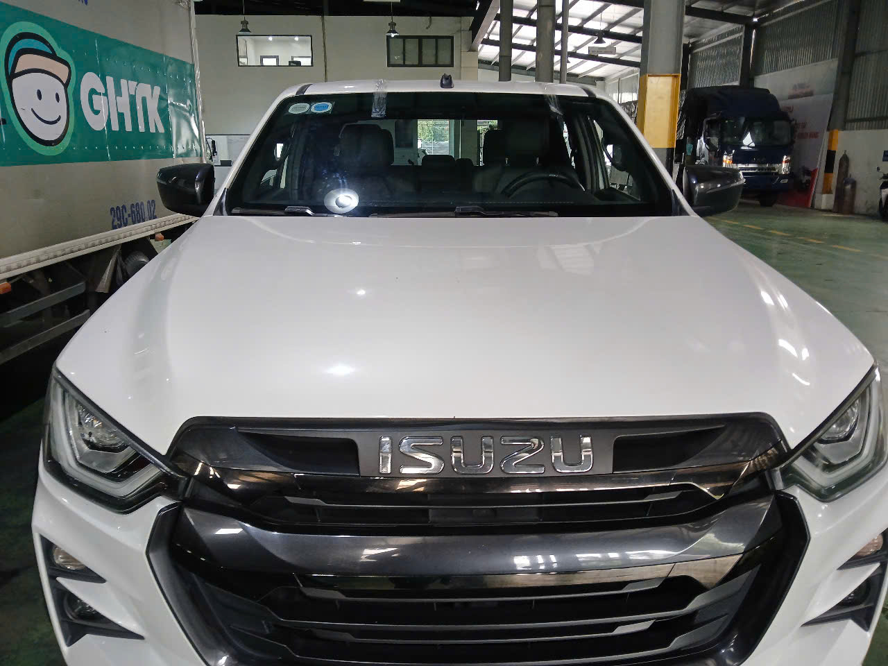 Thay kính xe hơi bảo đảm chất lượng cao TPHCM