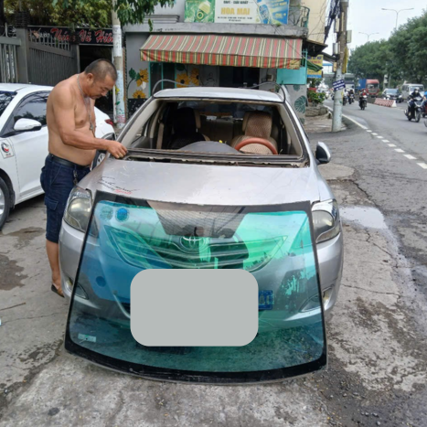 Chuyên Thay Kính Ô Tô Tận Nơi TPHCM