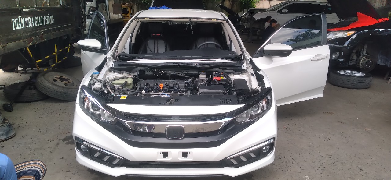 CẦN CHỖ THAY KÍNH Ô TÔ BÌNH DƯƠNG?