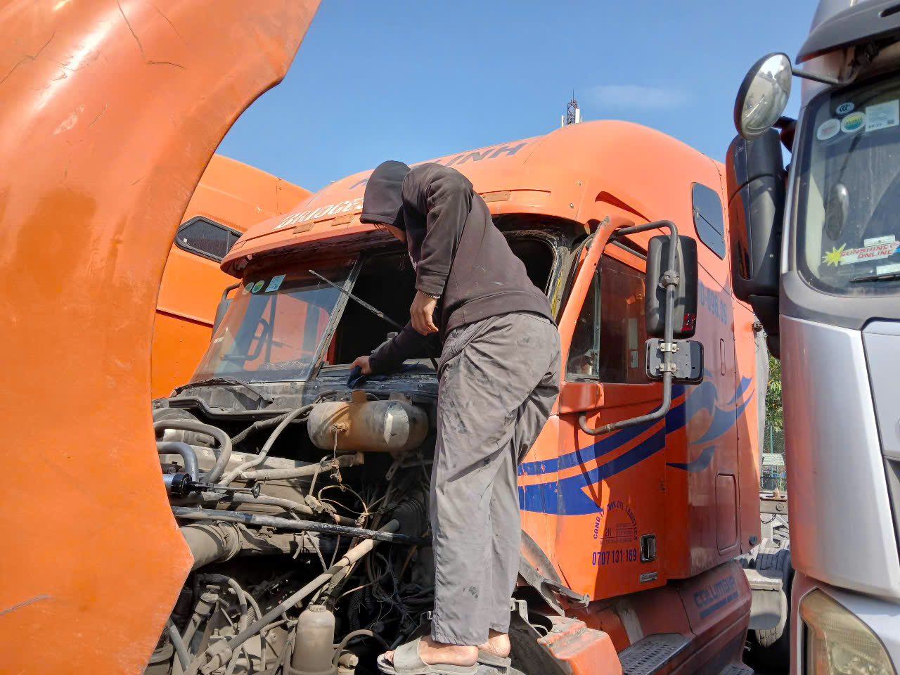 ﻿Cách Sử Dụng Dụng Cụ Chuyên Dùng Để Lắp Kính Ô Tô