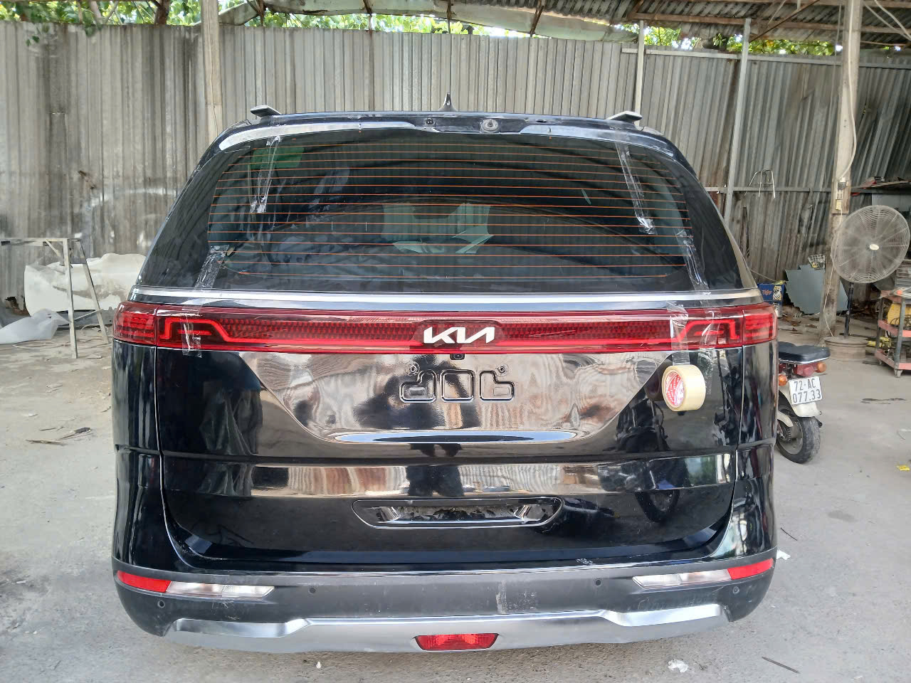 Bể Kính Chắn Gió Vì Sao Nên Thay Ngay Tại Địa Điểm Gần Nhất?