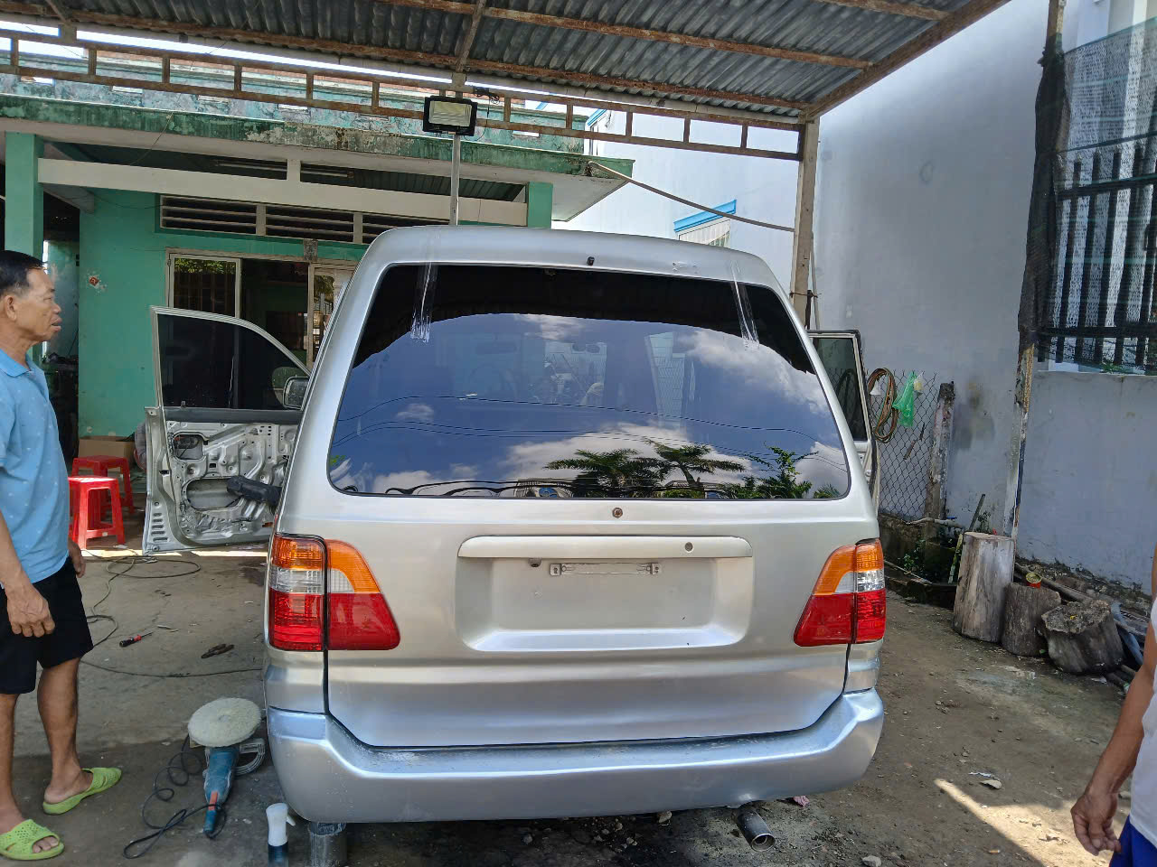 Chuyên Dịch Vụ Thay Kính Ô Tô Tới Tận Nơi Giá Rẻ Uy Tín