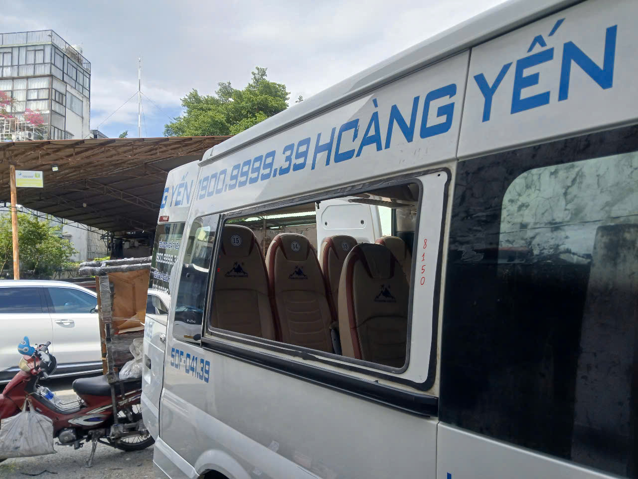 Dịch vụ thay kính ô tô giá rẻ nhất thị trường