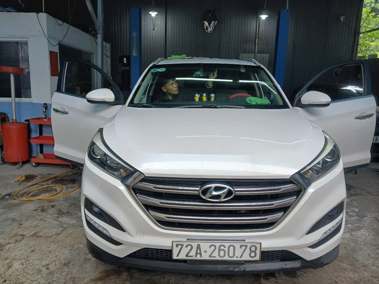 CẦN THAY KÍNH Ô TÔ TẬN NƠI