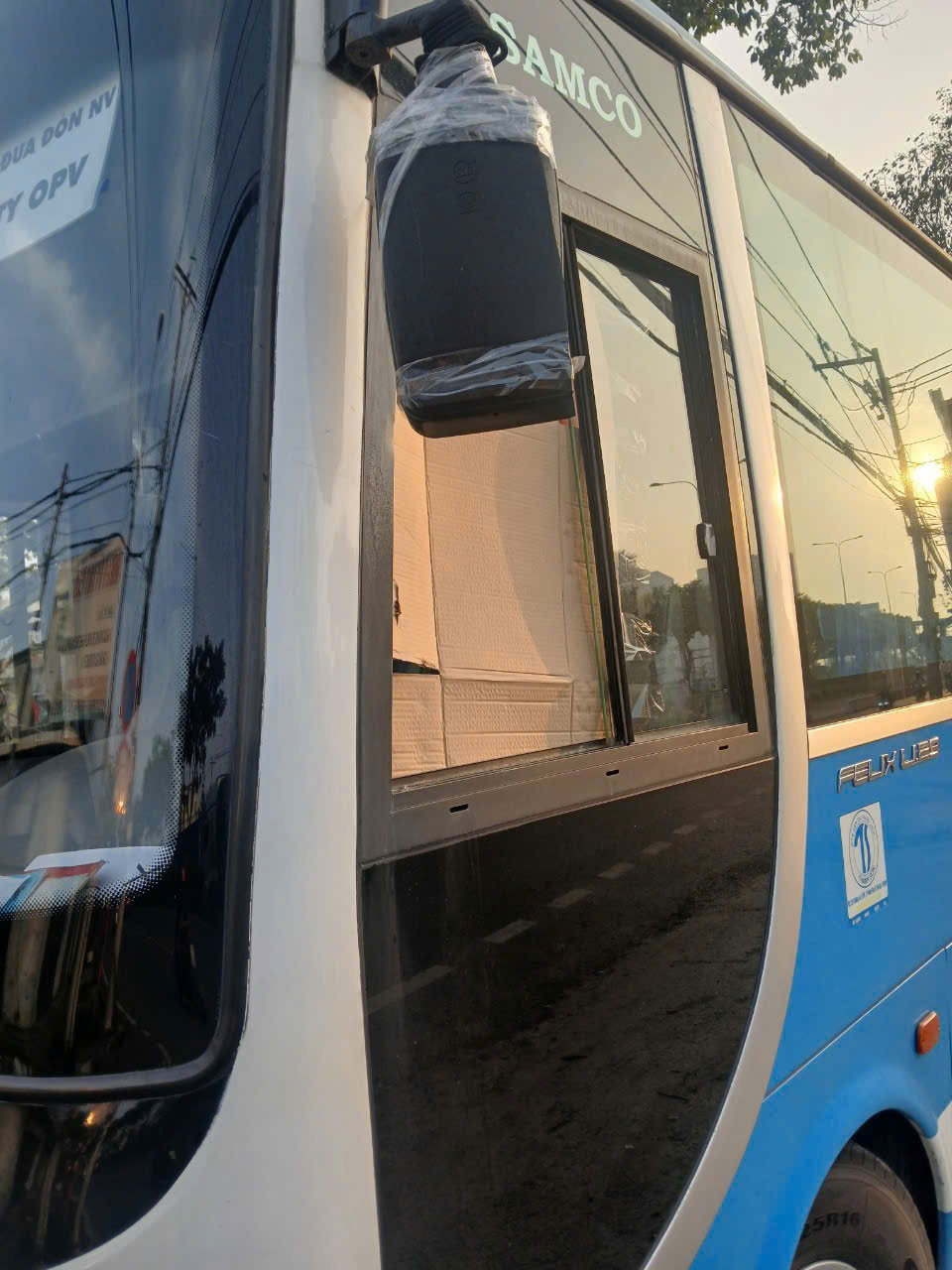 Kính Ô Tô Cũ - Lựa Chọn Thông Minh Cho Người Tiết Kiệm