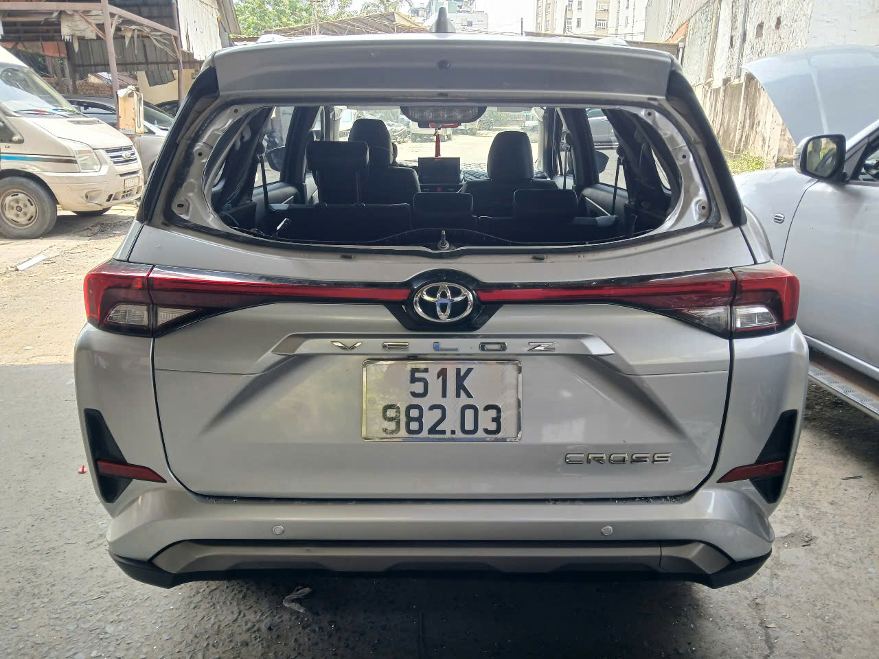 Cần Thay Kính Ô Tô – Khi Nào Phải Thay?