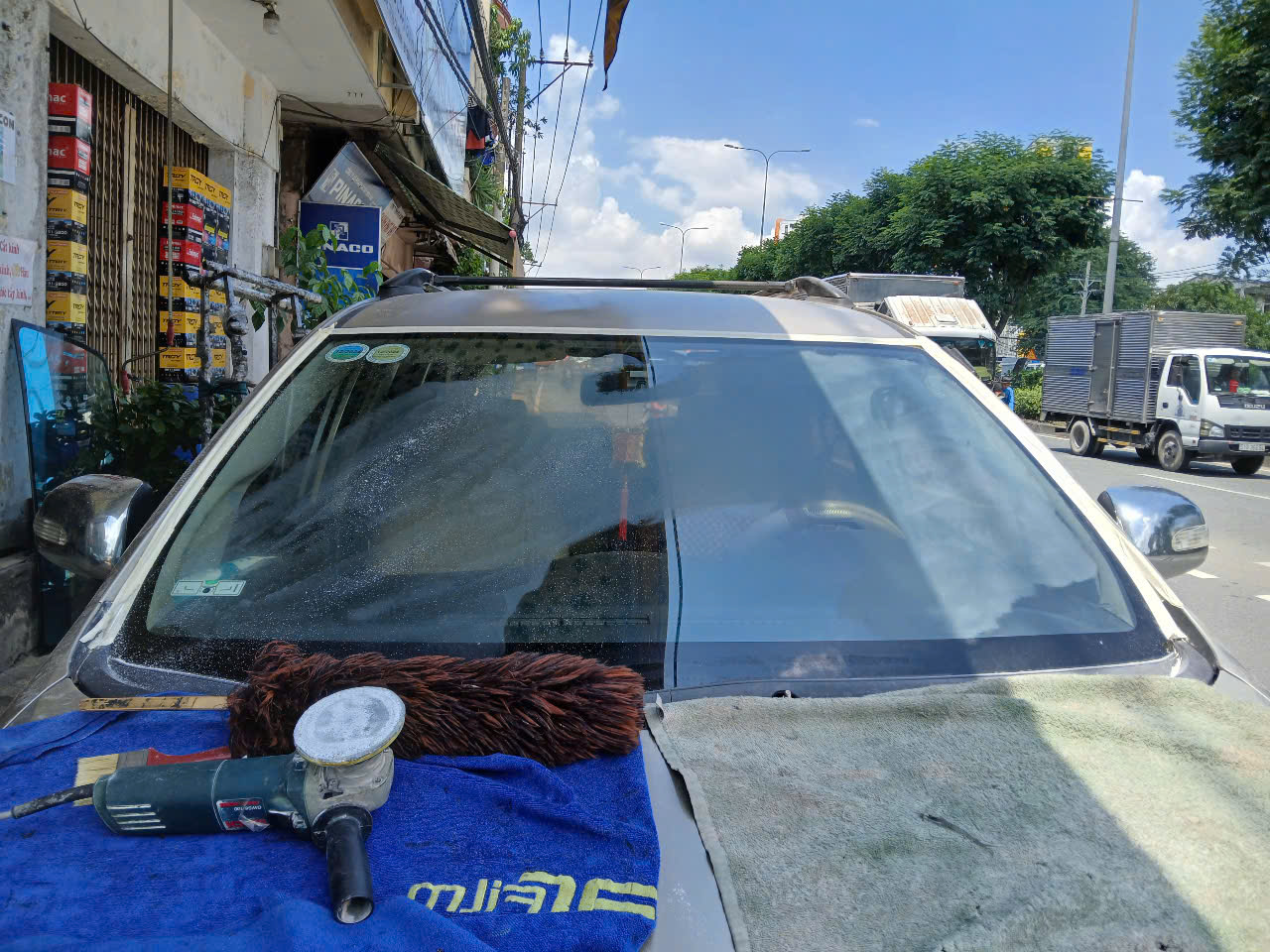 Chuyên sửa chữa các loại kính bể nứt