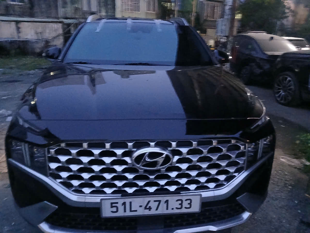 CẦN THAY KÍNH Ô TÔ GẦN ĐÂY