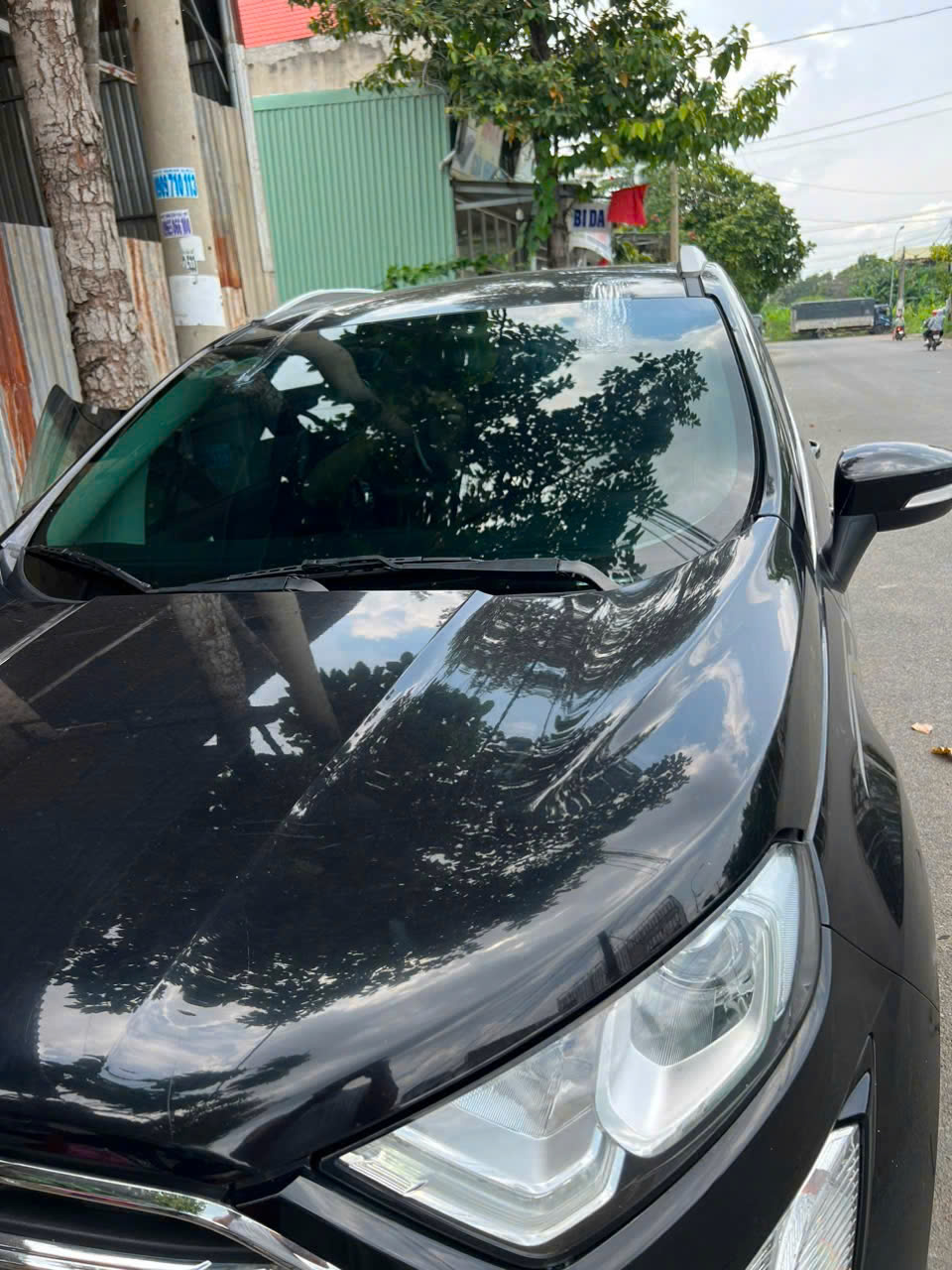 Thay kính ô tô giá rẻ – nhanh chóng có mặt tận nơi, bảo hành dài hạn