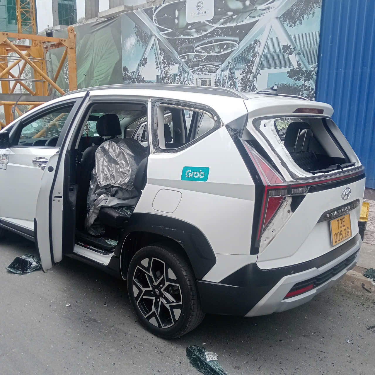 DỊCH VỤ THAY KÍNH Ô TÔ THỦ ĐỨC VÀ BÌNH DƯƠNG – CÓ MẶT NHANH