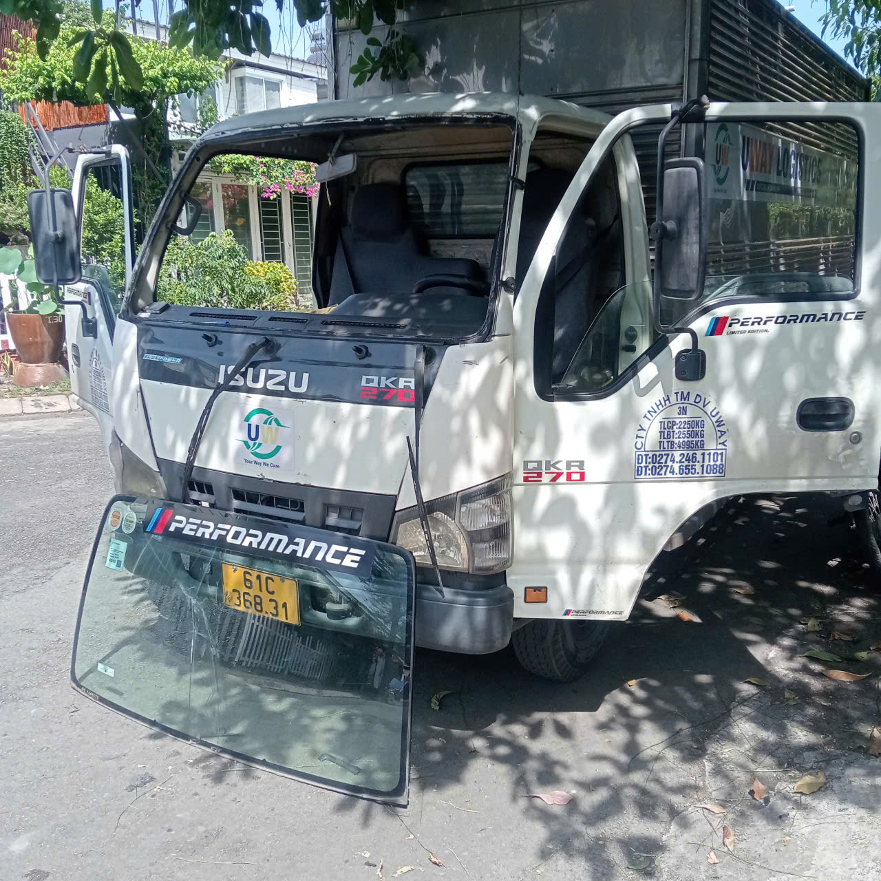 Thay Kính Chắn Gió Tận Nơi | Hoàn Thành Trong 30 Phút