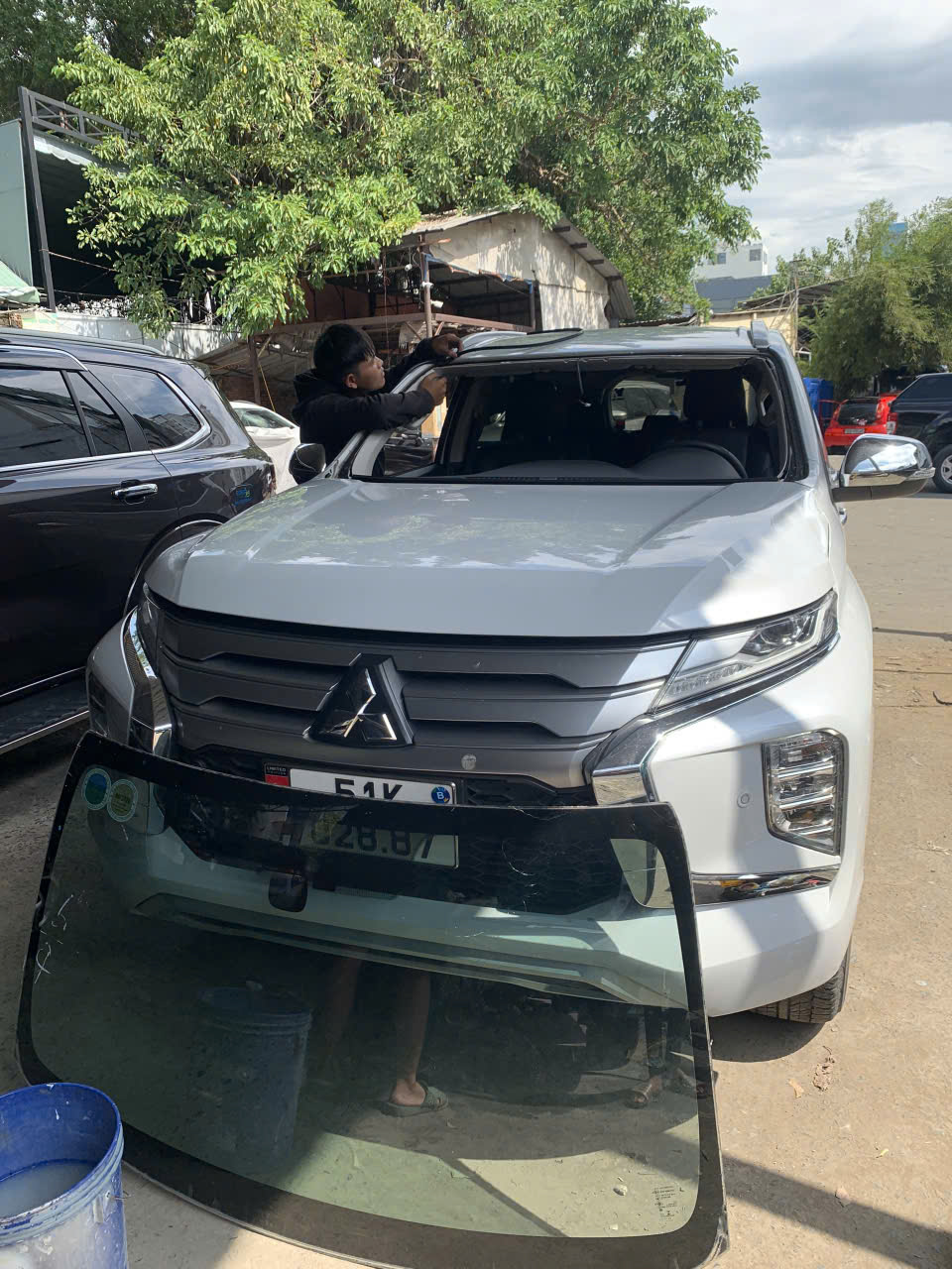 dịch vụ sửa chữa các lỗi về kính ô tô