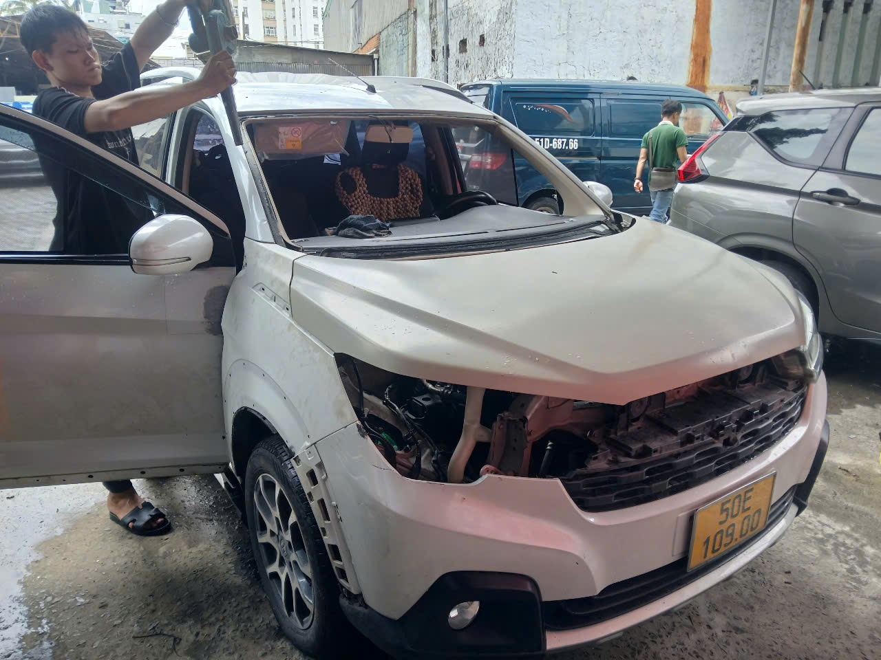 Thay Kính Ô Tô An Toàn Tại Bình Dương – Thủ Đức | Dịch Vụ Uy Tín, Giá Tốt