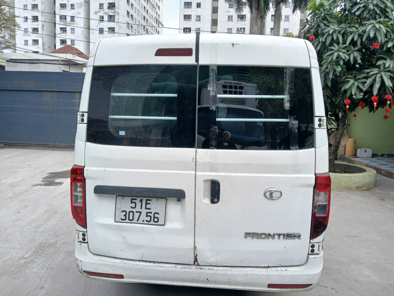 Mẹo xử lý kính xe bị mờ vào mùa mưa